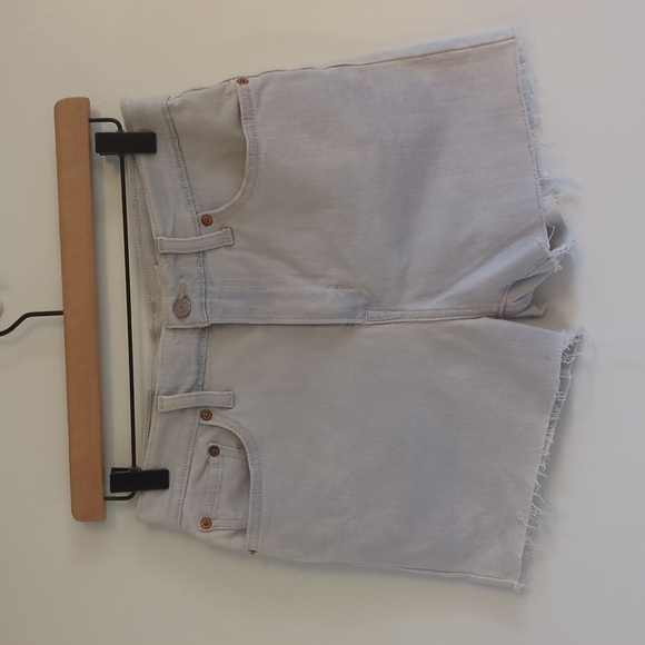 Levi High Rise Cut Off Shorts - Picture 1 of 5